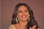 Sonakshi Sinha at trailor Launch of film Lootera in Mumbai on 15th March 2013 (114).JPG